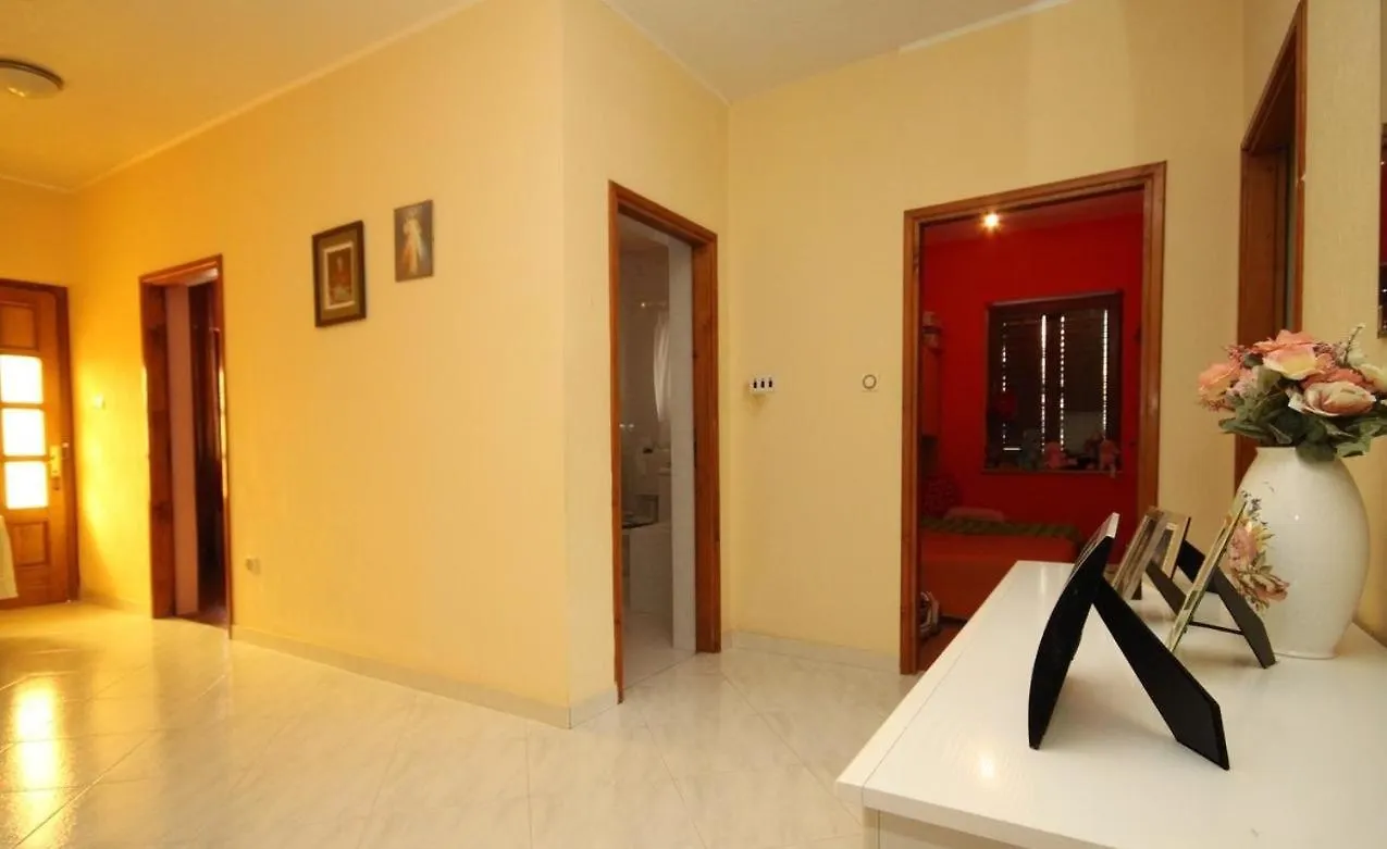 Apartment In Kali With Sea View, Terrace, Air Conditioning, Wifi